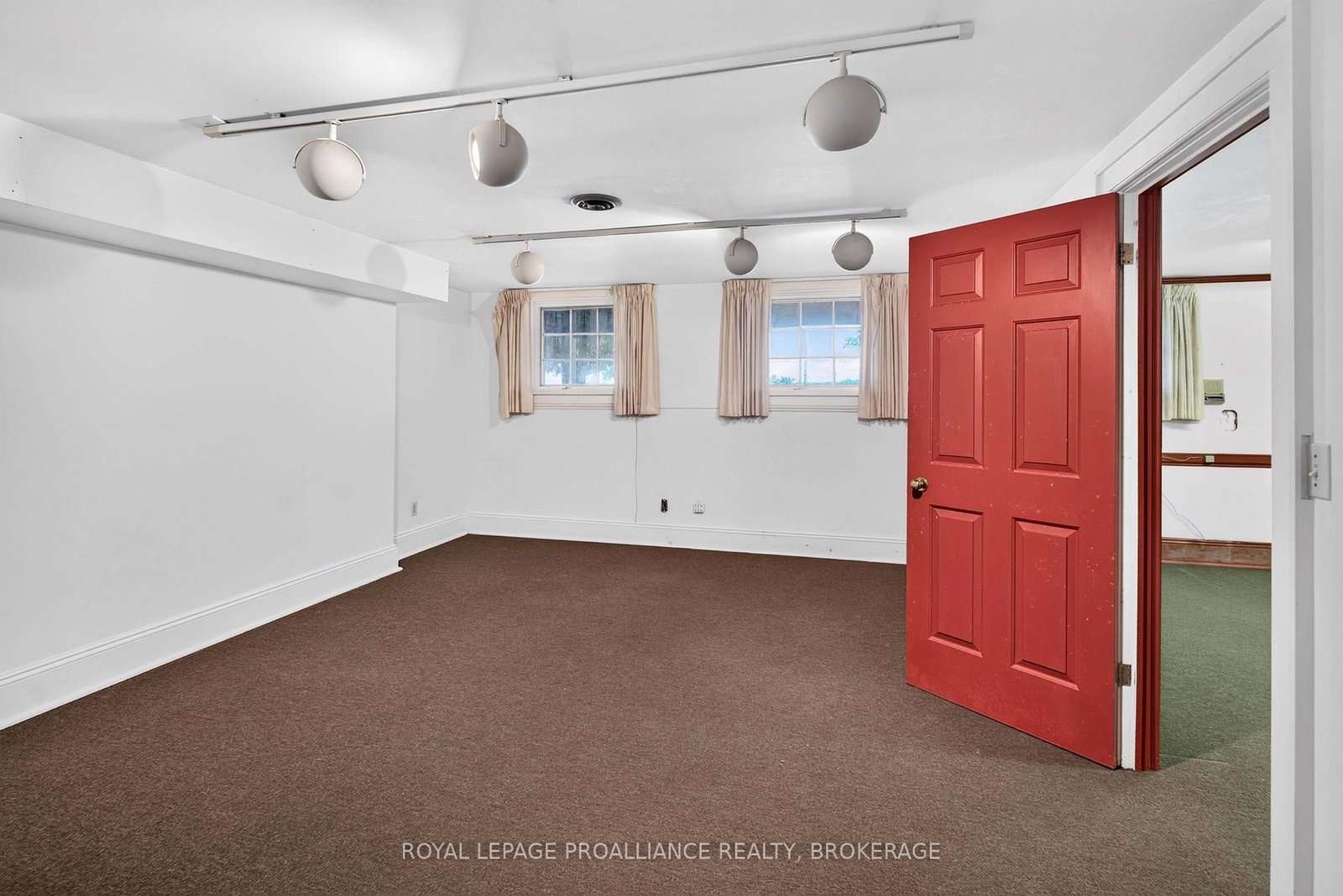 110 Lakeshore Boulevard • Kingston, ON photo 33