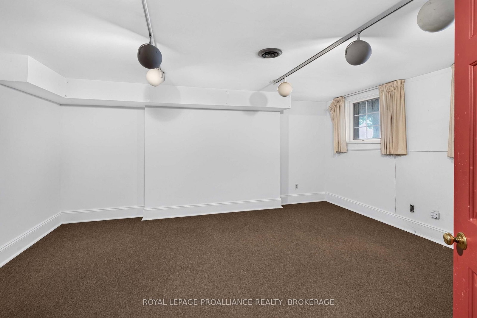 110 Lakeshore Boulevard • Kingston, ON photo 34