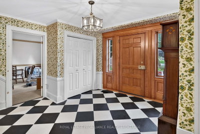 110 Lakeshore Boulevard • Kingston, ON photo 5