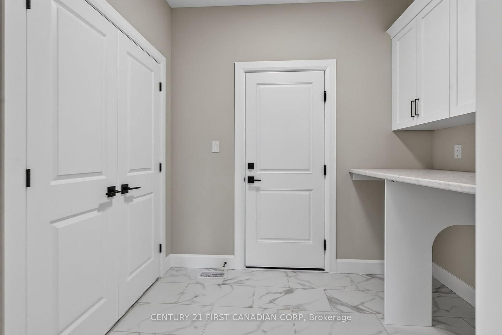 430 Head Street N • #4 • Strathroy-Caradoc, ON photo 19
