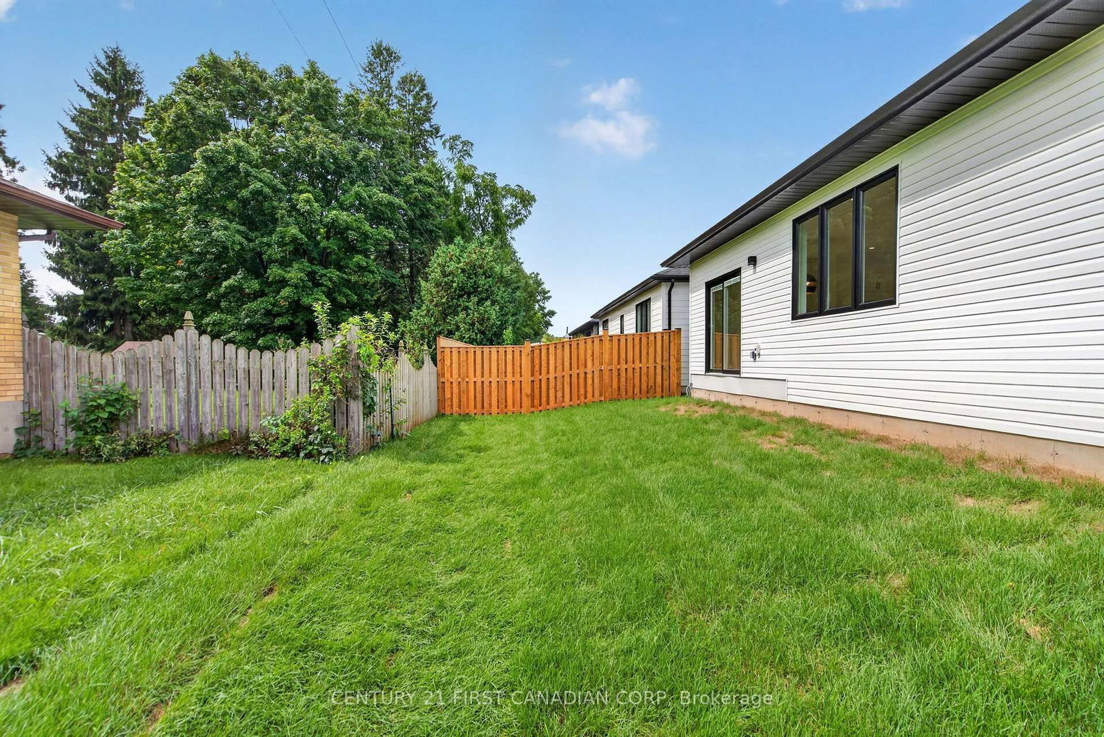 430 Head Street N • #4 • Strathroy-Caradoc, ON photo 33
