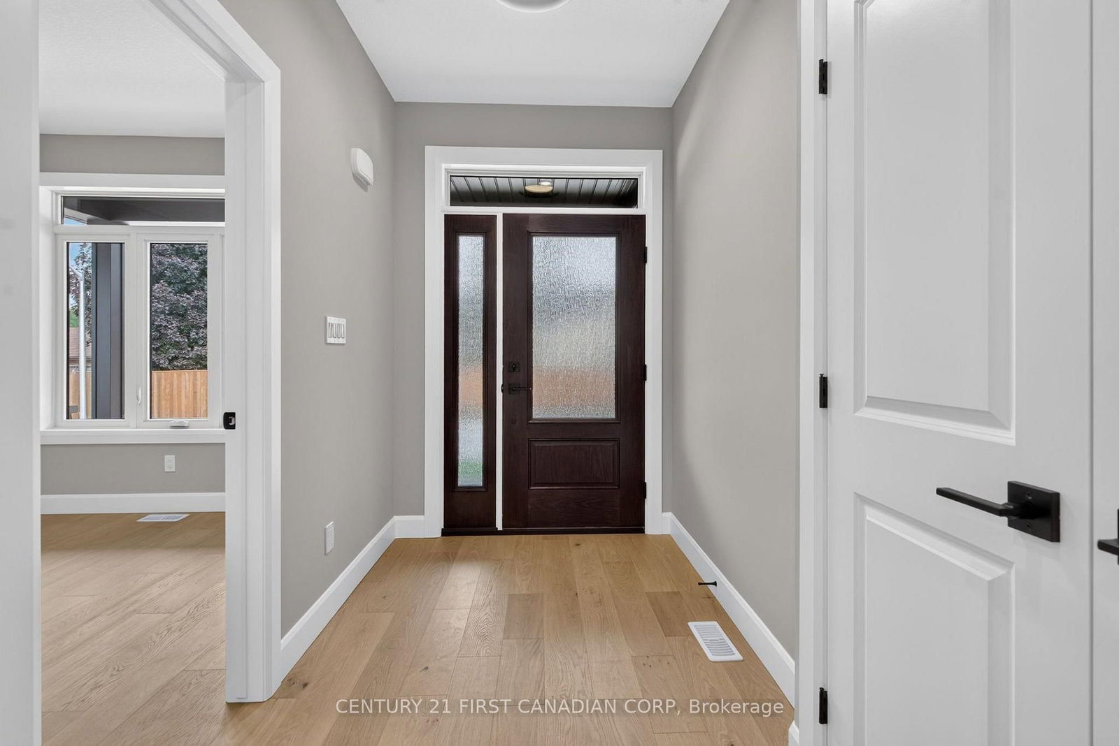 430 Head Street N • #4 • Strathroy-Caradoc, ON photo 4