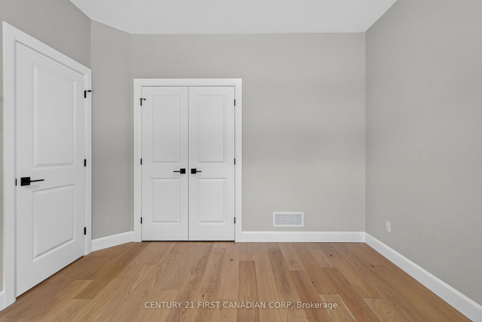430 Head Street N • #4 • Strathroy-Caradoc, ON photo 8