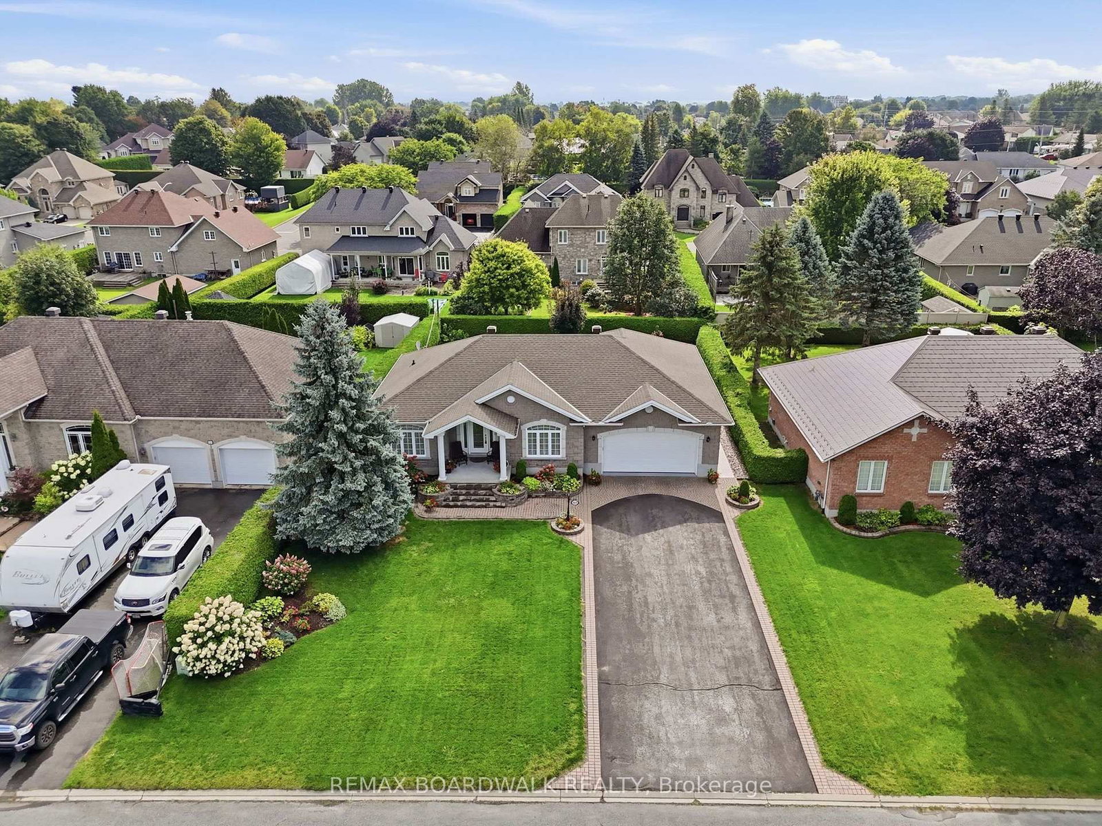819 Laval Street • Casselman, ON photo 2