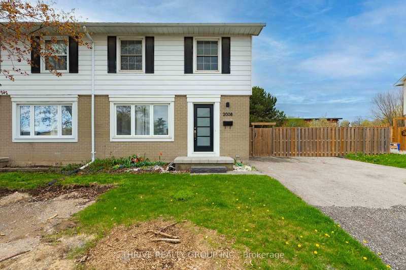 2008 Royal Cres photo 4
