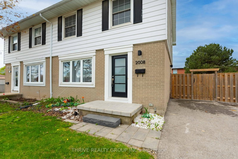 2008 Royal Cres photo 5