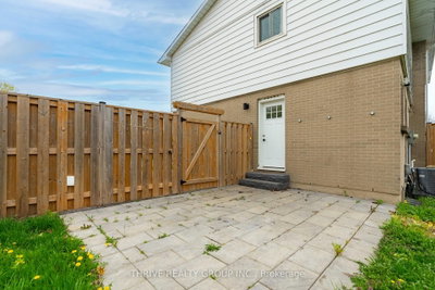 2008 Royal Crescent • London East, ON photo 8