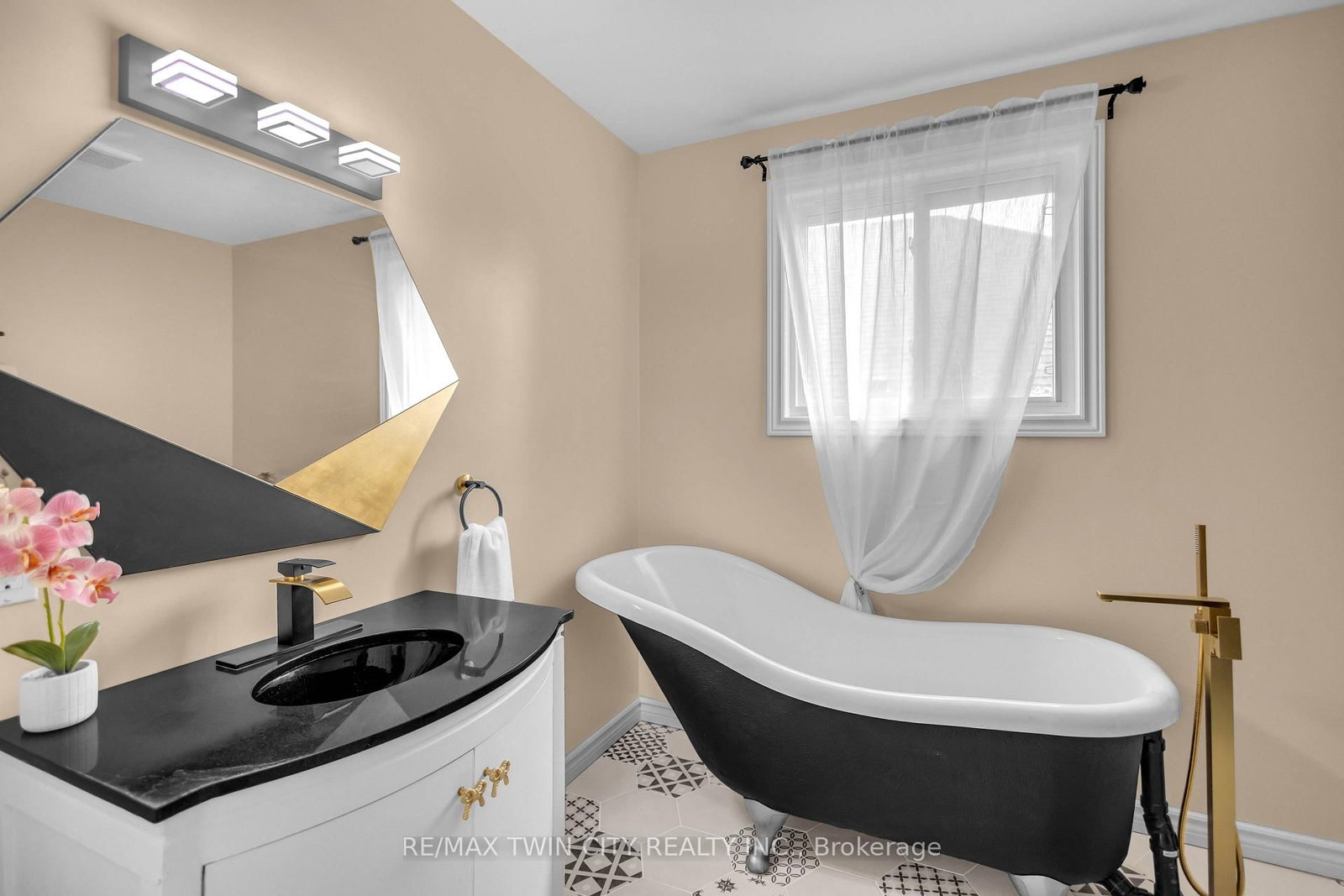 4 Dowden Avenue • Brantford, ON photo 22