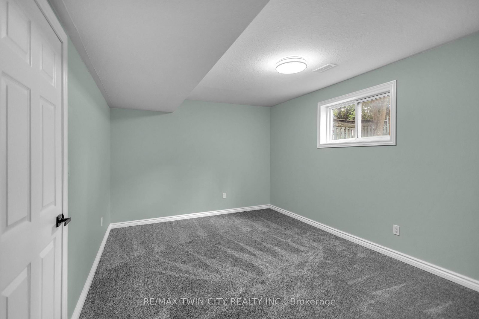 4 Dowden Avenue • Brantford, ON photo 29