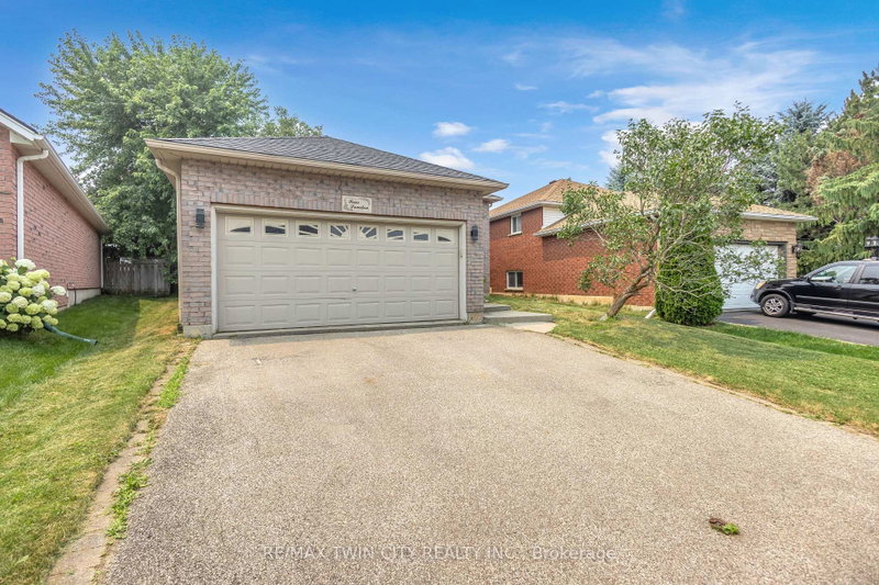 4 Dowden Avenue
