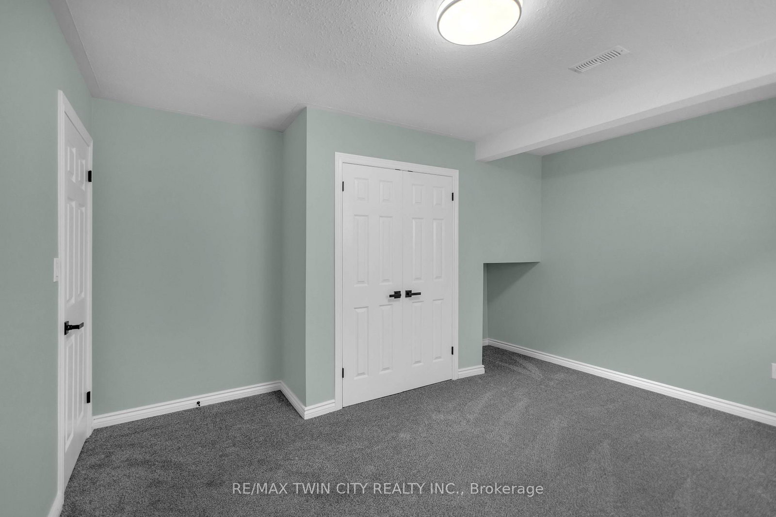 4 Dowden Avenue • Brantford, ON photo 33