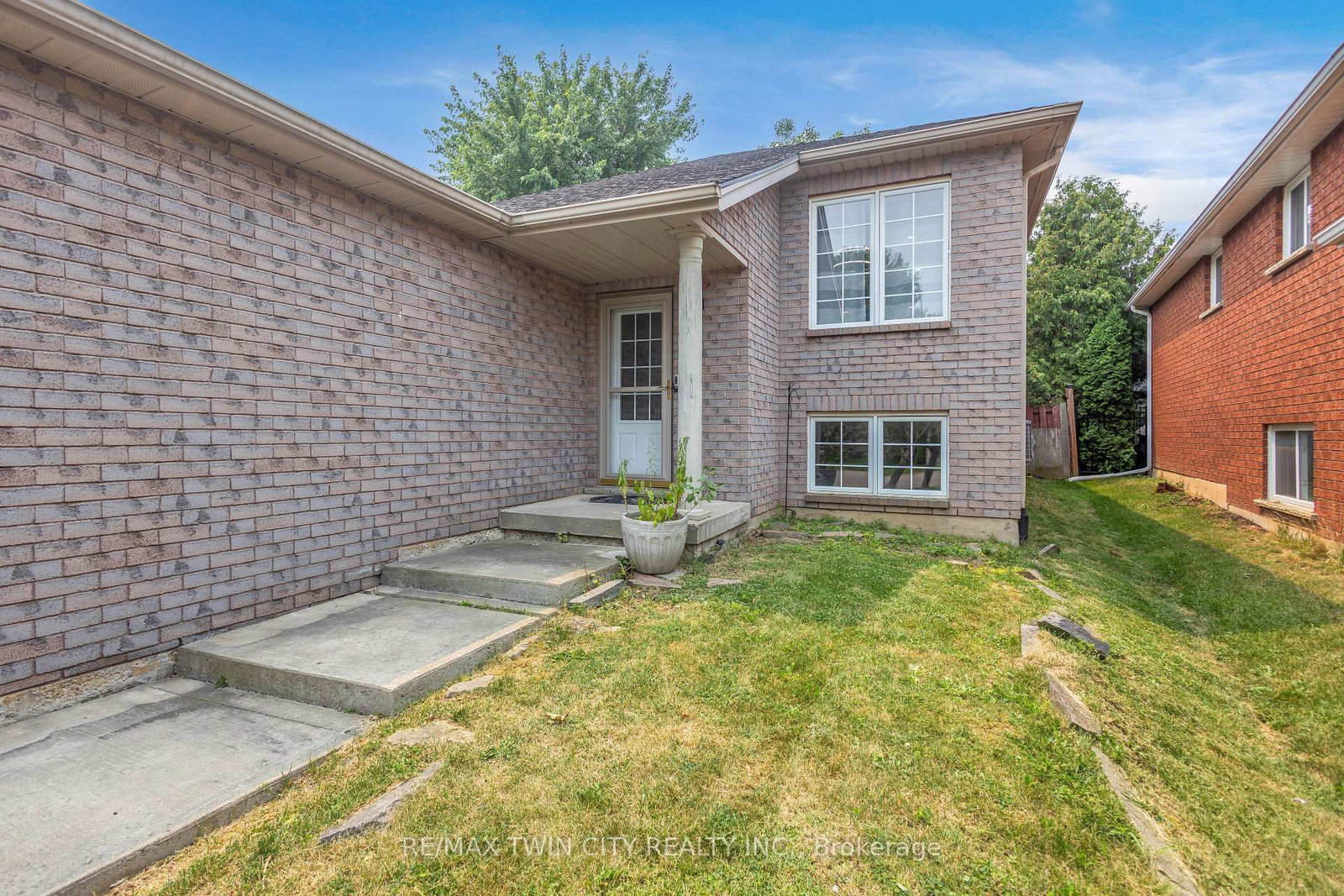 4 Dowden Avenue • Brantford, ON photo 4