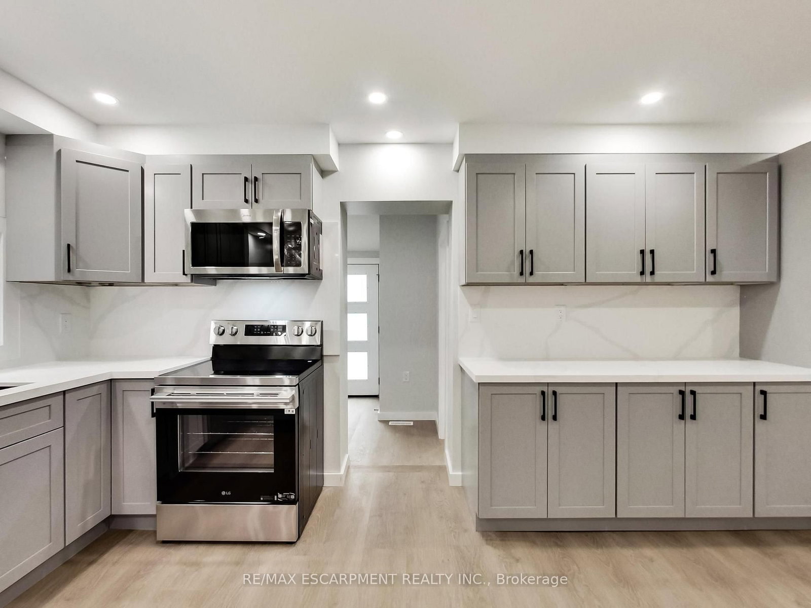 67 Cope Street • Hamilton, ON photo 18