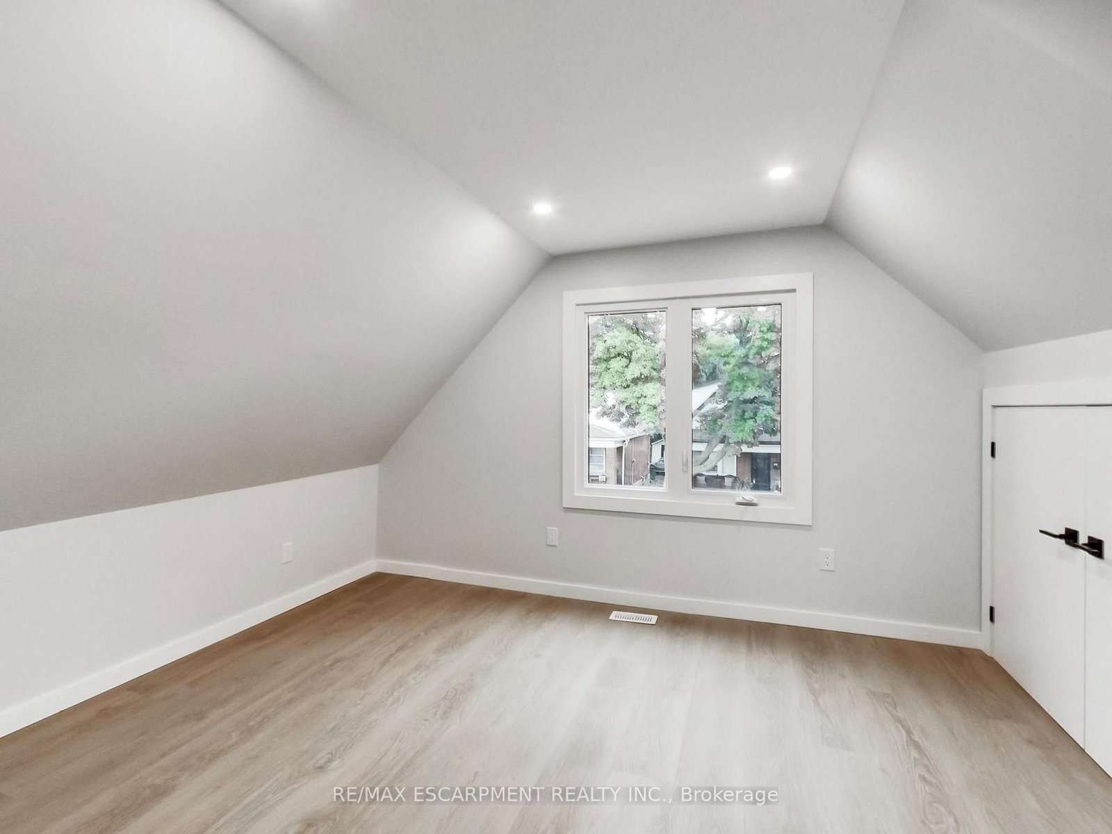 67 Cope Street • Hamilton, ON photo 32