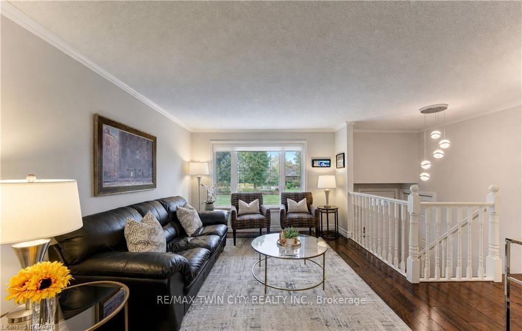 11 WOODBOROUGH Place • Cambridge, ON photo 15