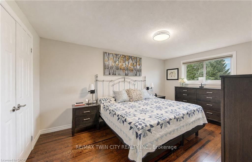 11 WOODBOROUGH Place • Cambridge, ON photo 16