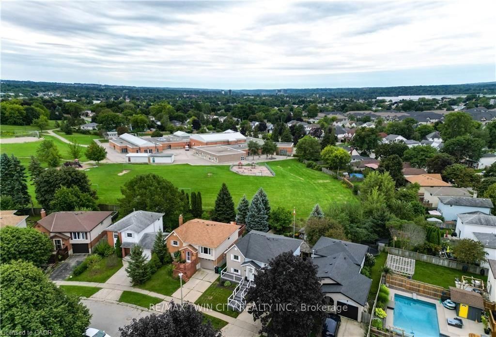 11 WOODBOROUGH Place • Cambridge, ON photo 39