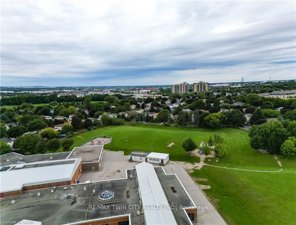 11 WOODBOROUGH Place • Cambridge, ON photo 40