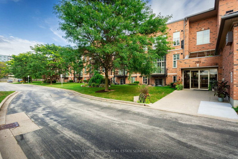 111 - 262 Dundas Street E