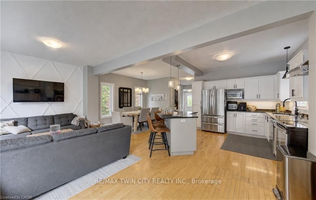 231 STEEPLERIDGE Street • Kitchener, ON photo 12