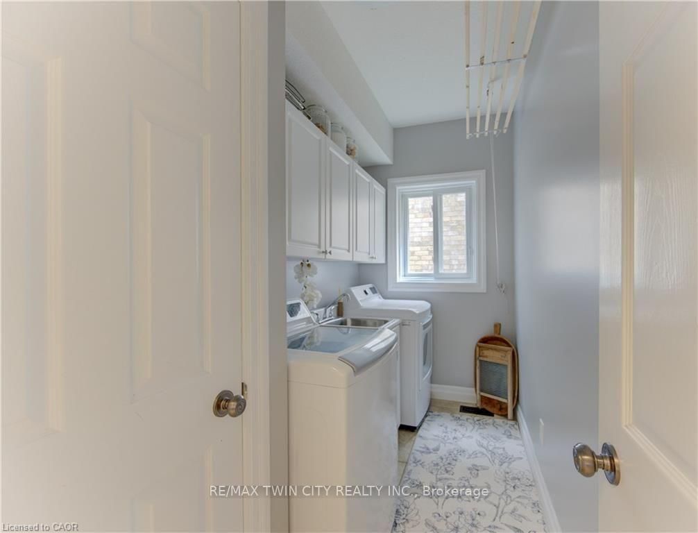 231 STEEPLERIDGE Street • Kitchener, ON photo 15