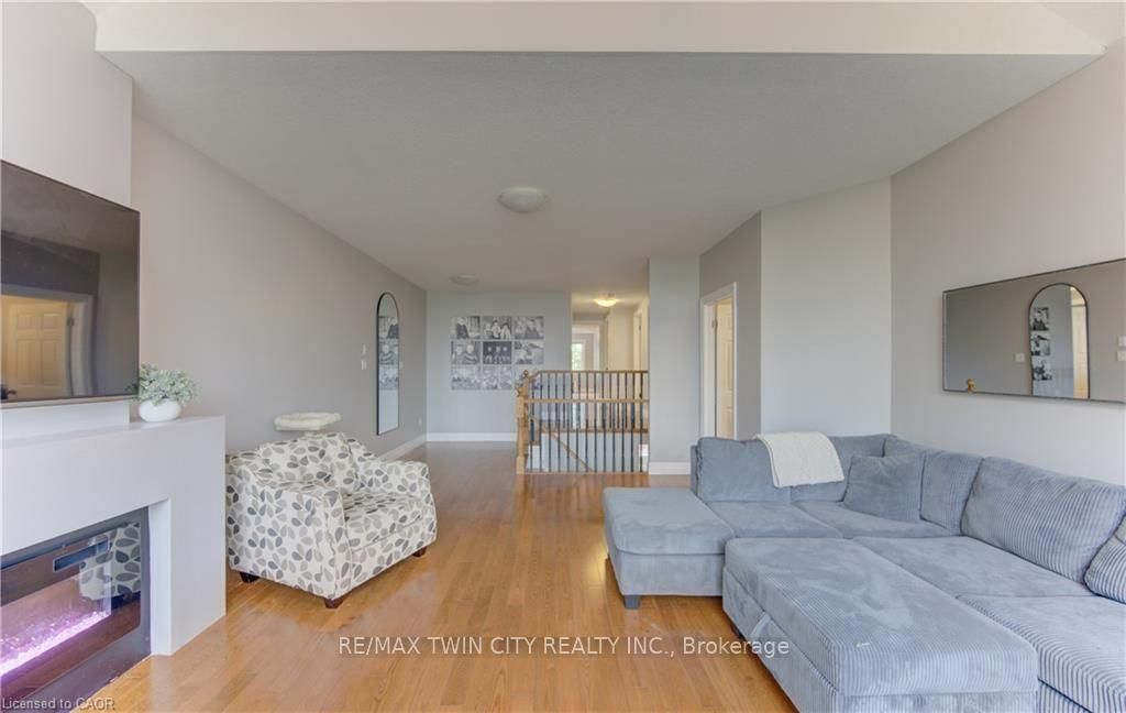 231 STEEPLERIDGE Street • Kitchener, ON photo 19