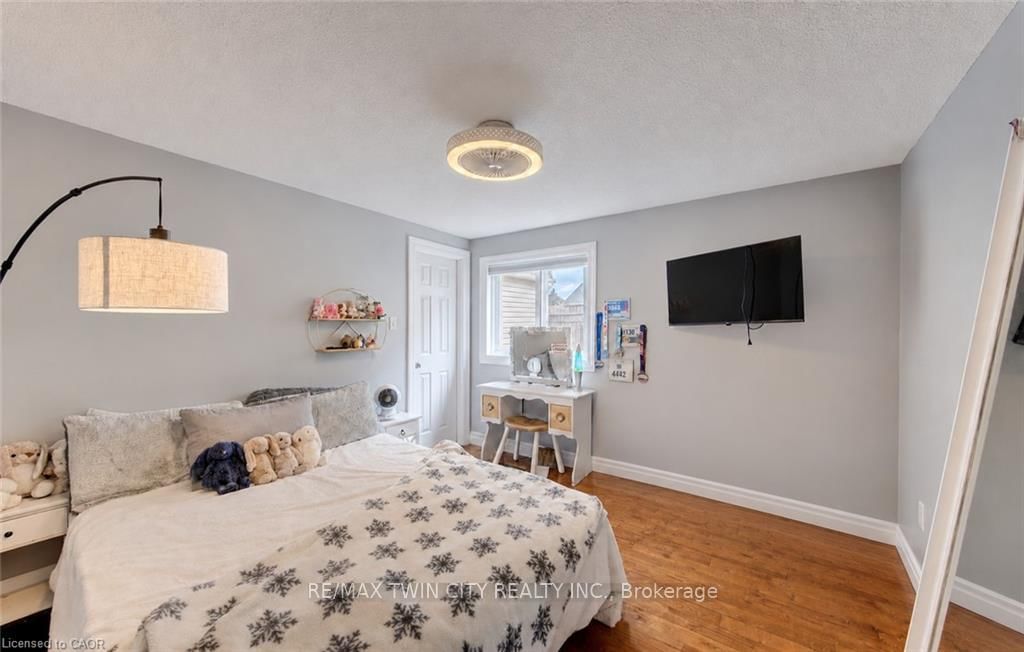 231 STEEPLERIDGE Street • Kitchener, ON photo 21