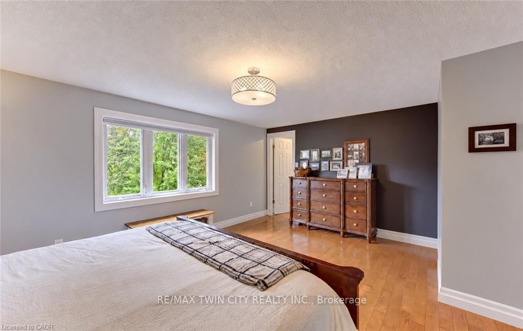 231 STEEPLERIDGE Street • Kitchener, ON photo 25