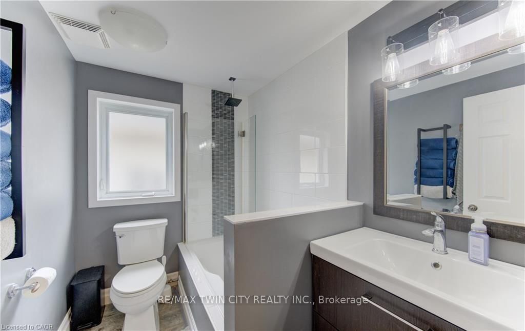 231 STEEPLERIDGE Street • Kitchener, ON photo 28