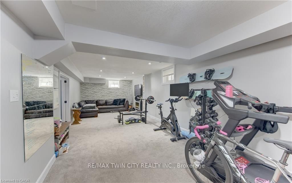 231 STEEPLERIDGE Street • Kitchener, ON photo 32