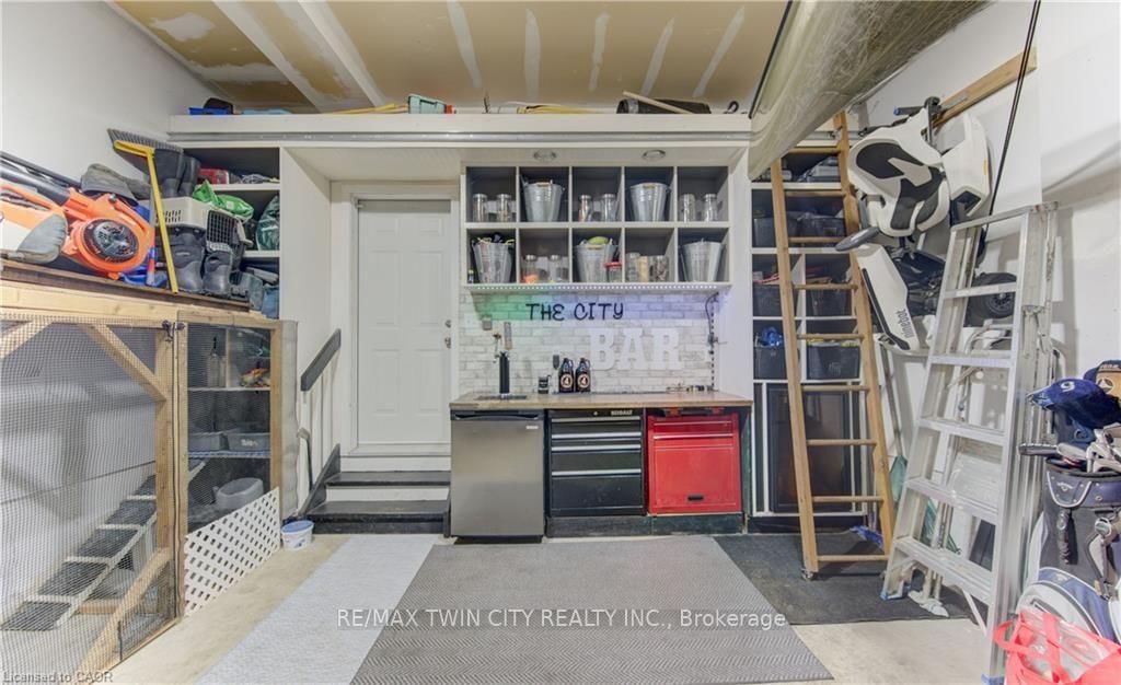 231 STEEPLERIDGE Street • Kitchener, ON photo 37