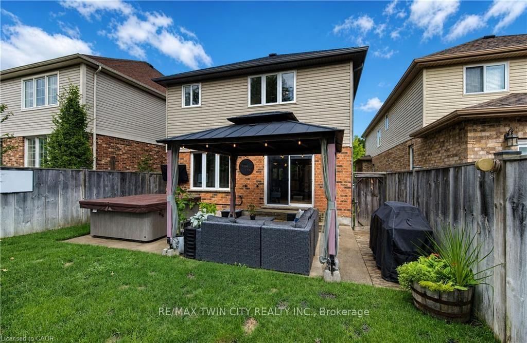 231 STEEPLERIDGE Street • Kitchener, ON photo 38