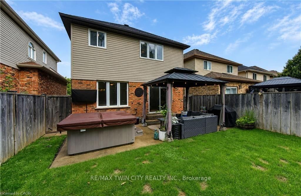 231 STEEPLERIDGE Street • Kitchener, ON photo 39