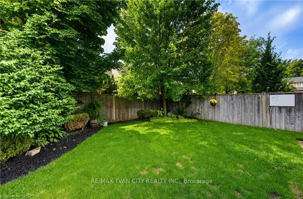 231 STEEPLERIDGE Street • Kitchener, ON photo 41