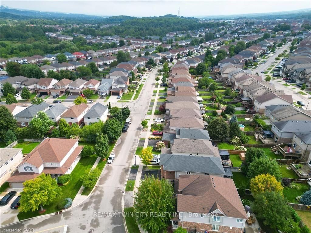 231 STEEPLERIDGE Street • Kitchener, ON photo 44