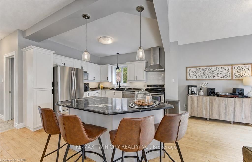 231 STEEPLERIDGE Street • Kitchener, ON photo 5