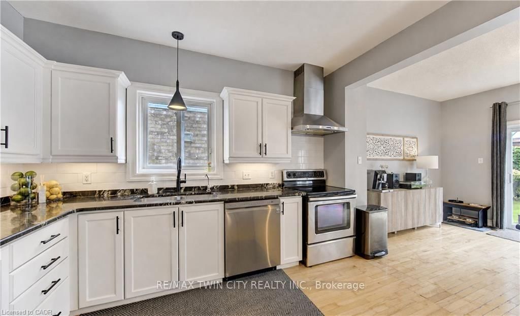 231 STEEPLERIDGE Street • Kitchener, ON photo 6