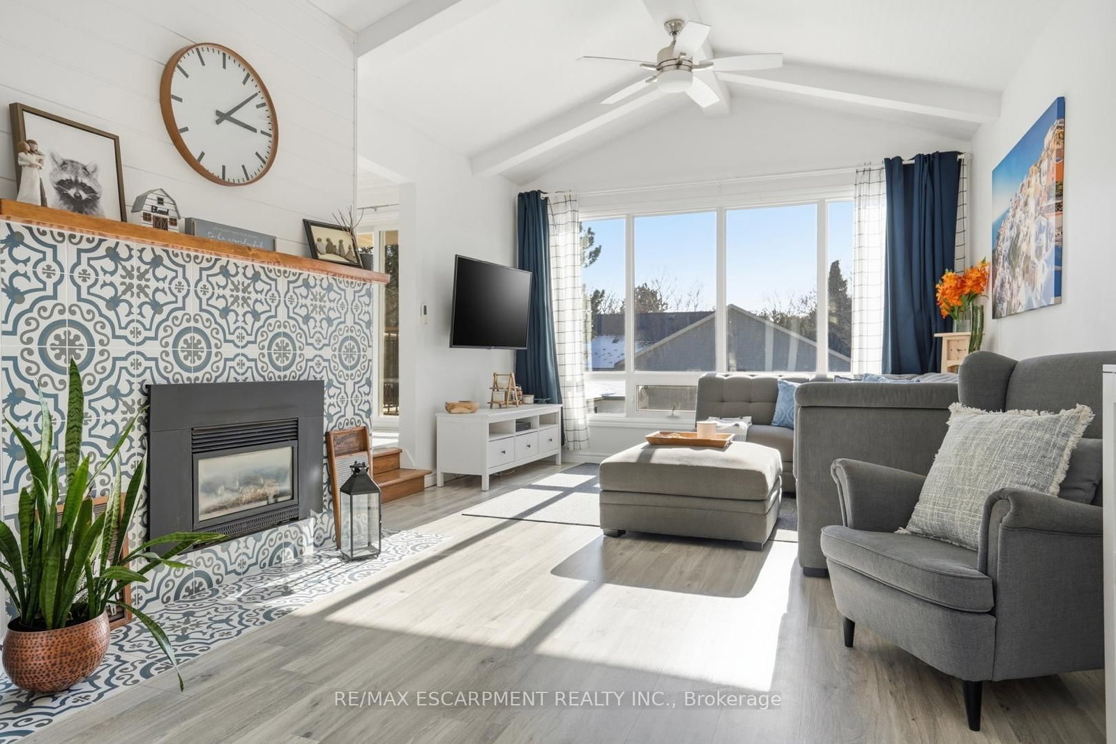 81 Thomson Drive • Hamilton, ON photo 5