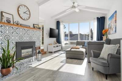81 Thomson Drive • Hamilton, ON photo 5