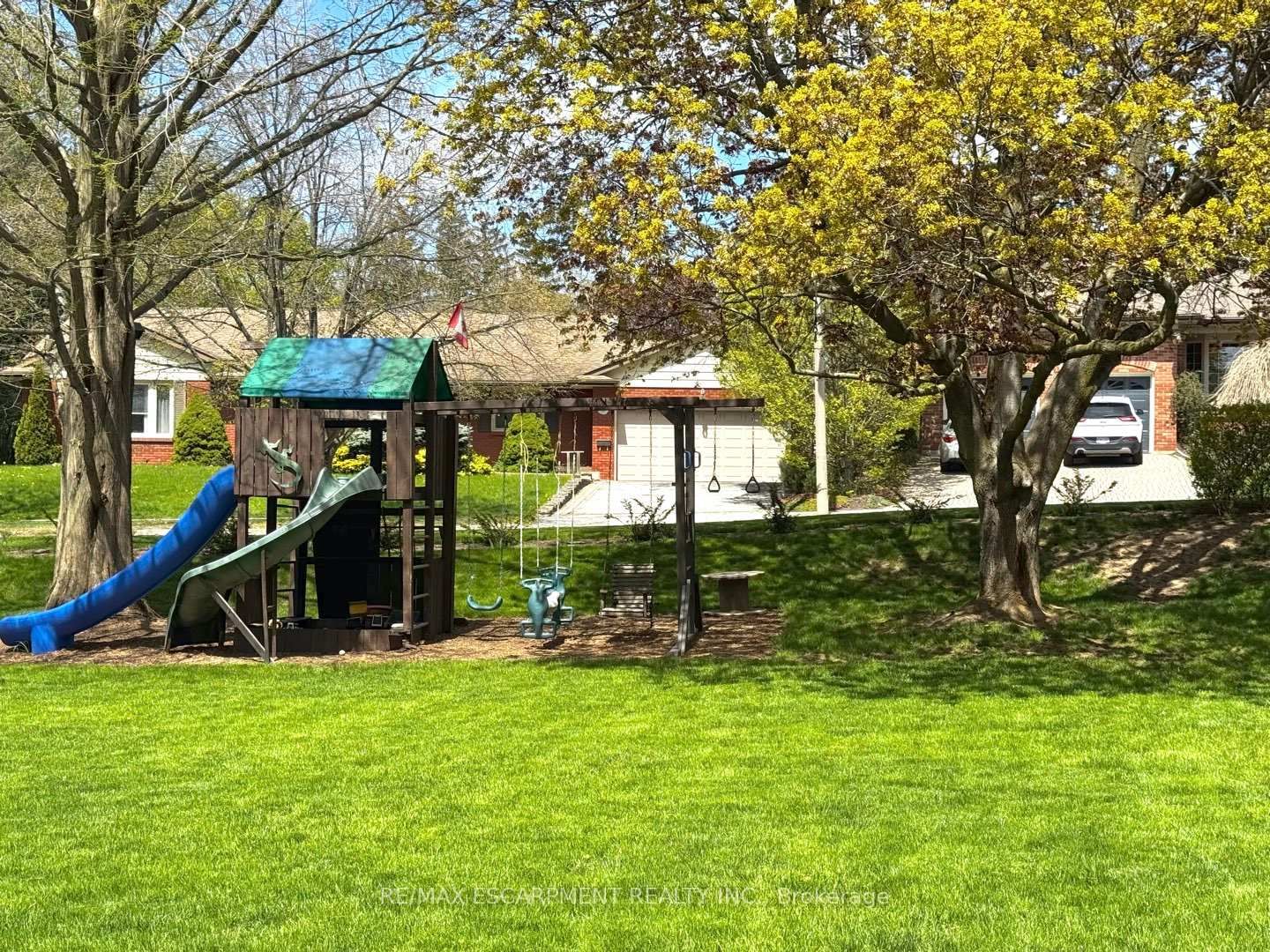 81 Thomson Drive • Hamilton, ON photo 50