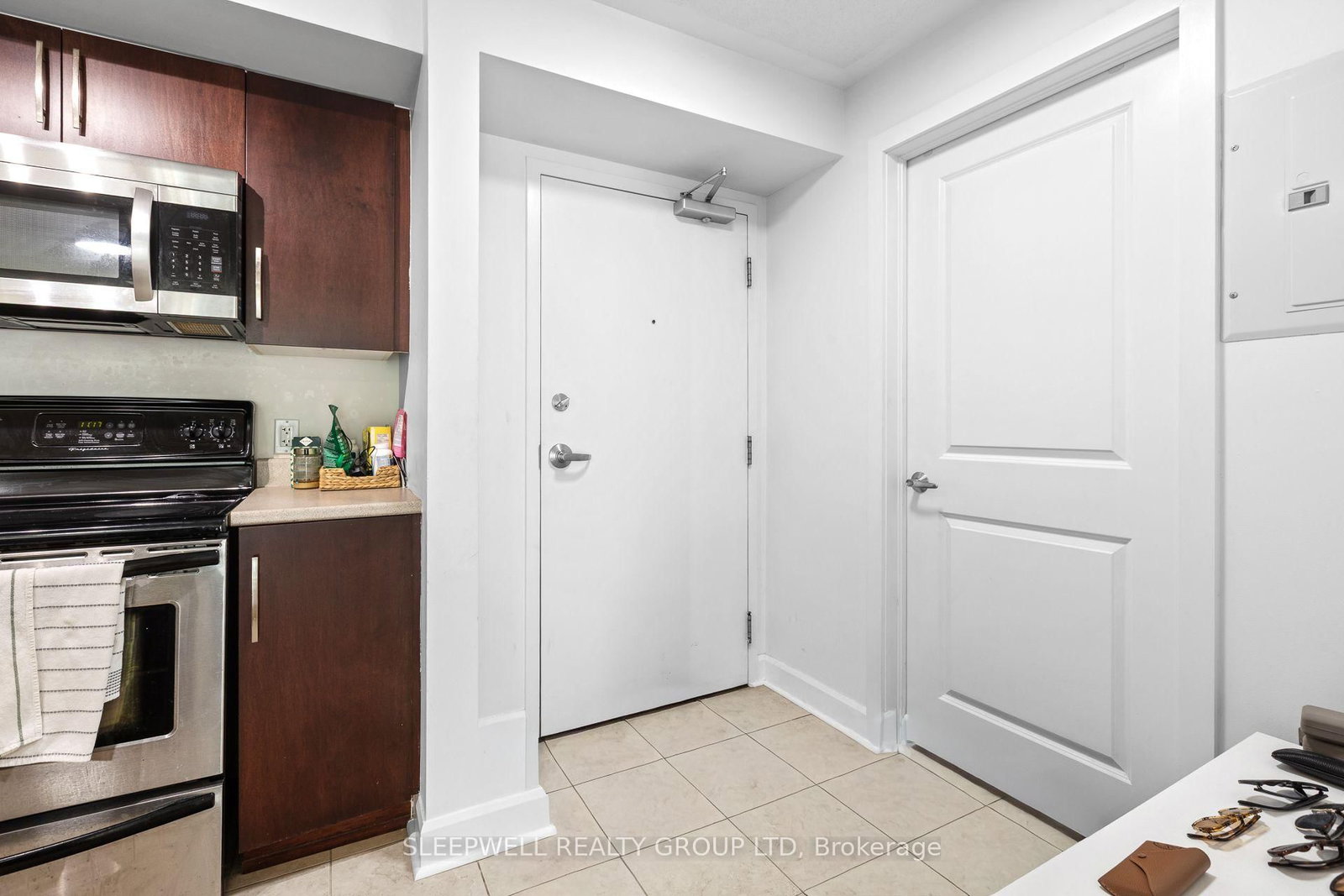 138 Somerset Street W • #803 • Ottawa, ON photo 3