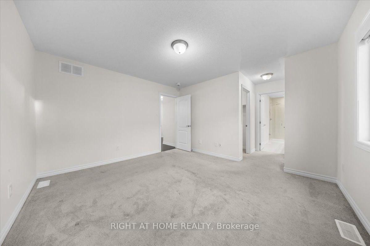 605 Silver Spruce Way • Ottawa, ON photo 21