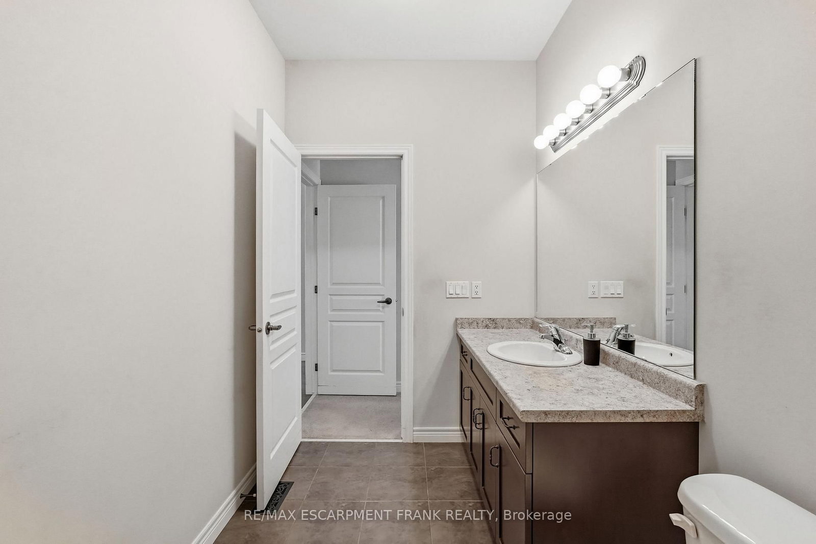 5 Murphy Lane • Hamilton, ON photo 28
