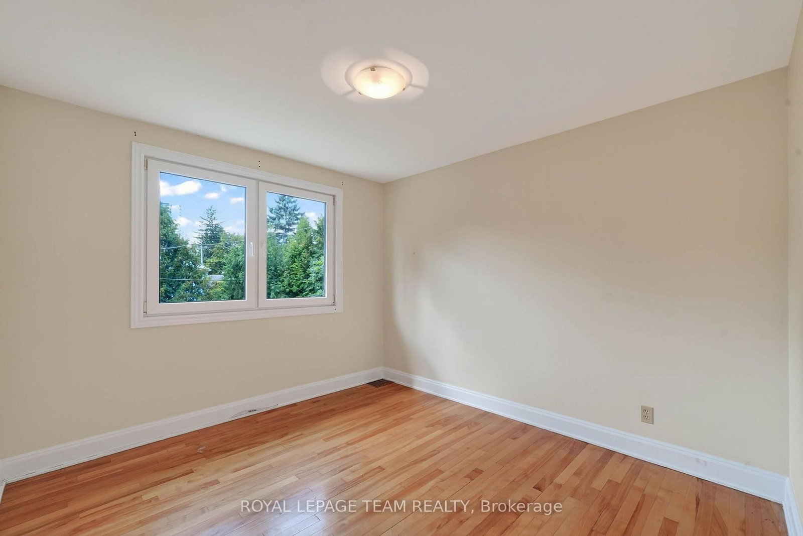 12 Lenore Place • Ottawa, ON photo 18
