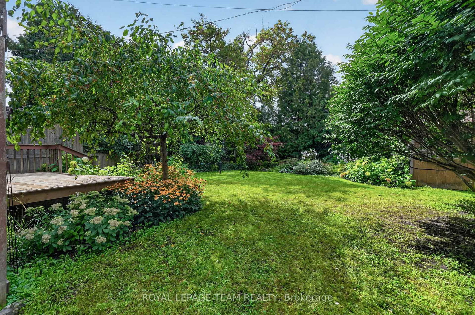 12 Lenore Place • Ottawa, ON photo 3
