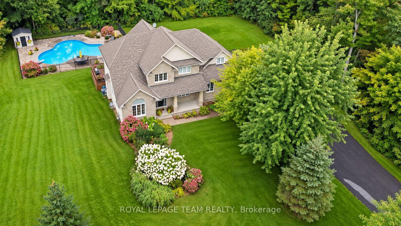 234 Cyd Street • Carp, ON photo 2