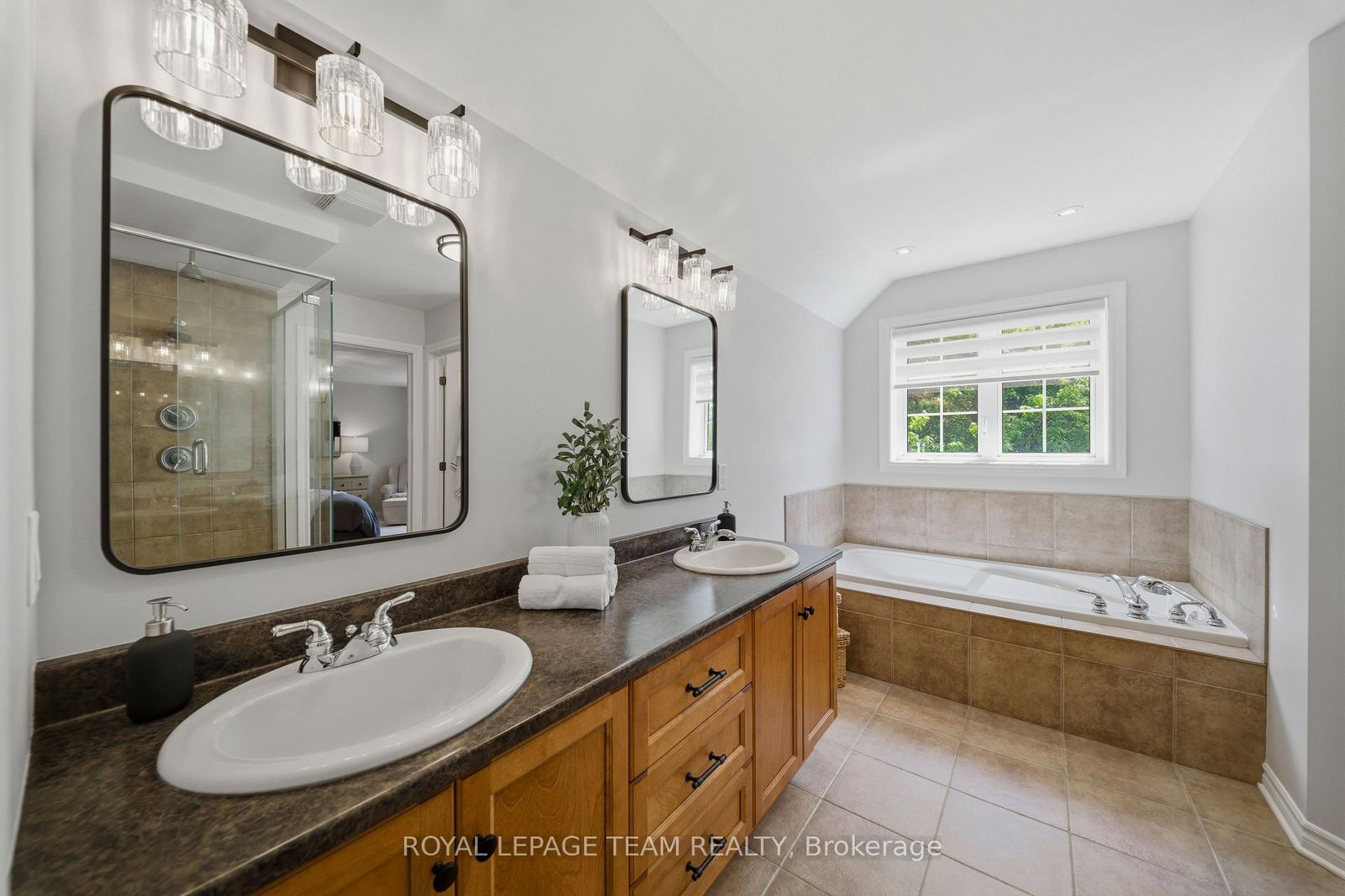 234 Cyd Street • Carp, ON photo 22