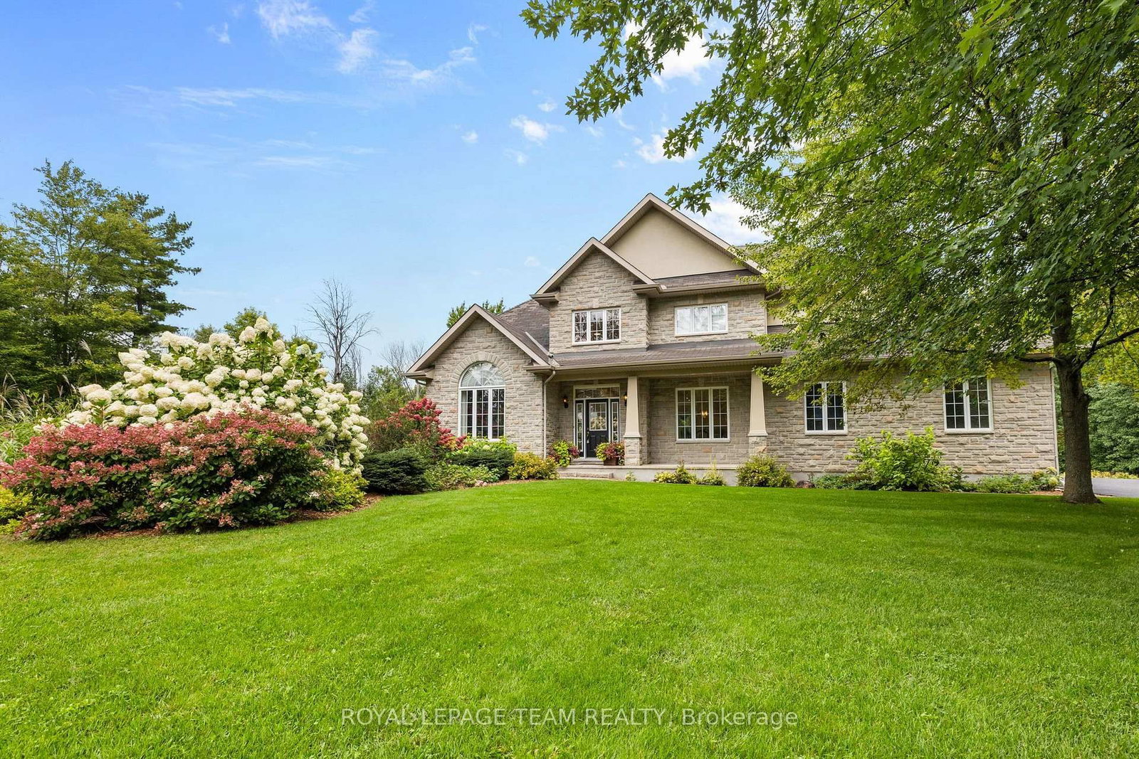 234 Cyd Street • Carp, ON photo 3