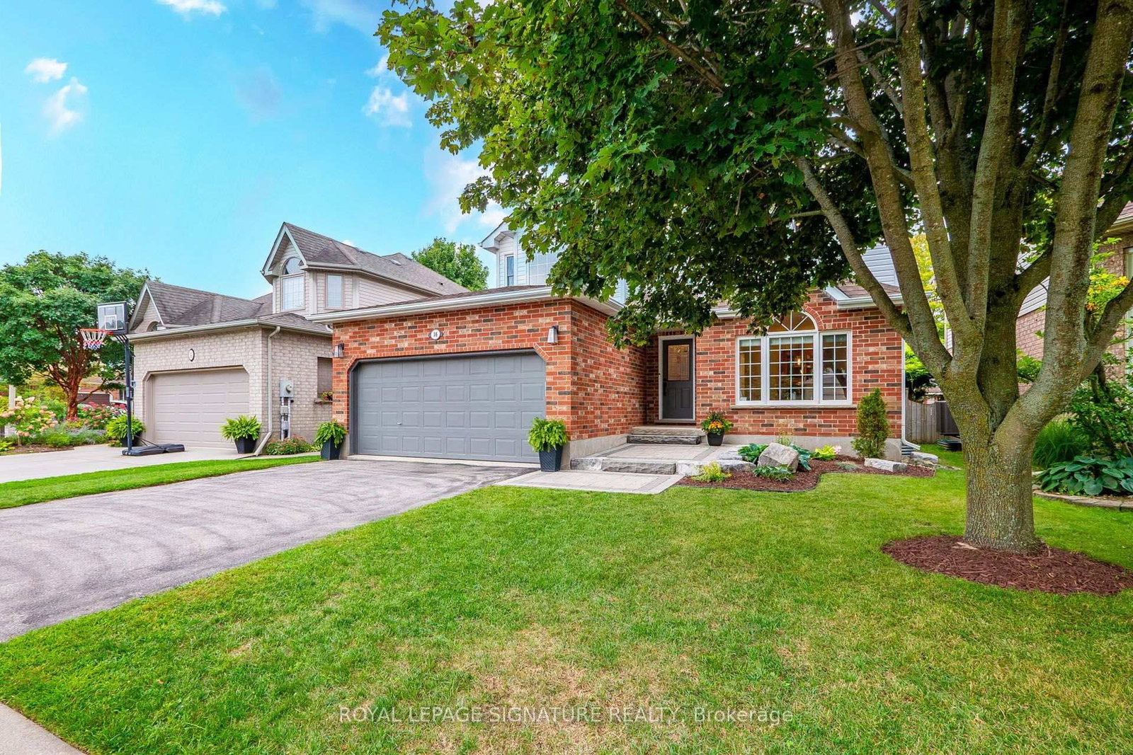 16 Pine Ridge Drive • Guelph, ON photo 2