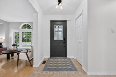 16 Pine Ridge Drive • Guelph, ON photo 4